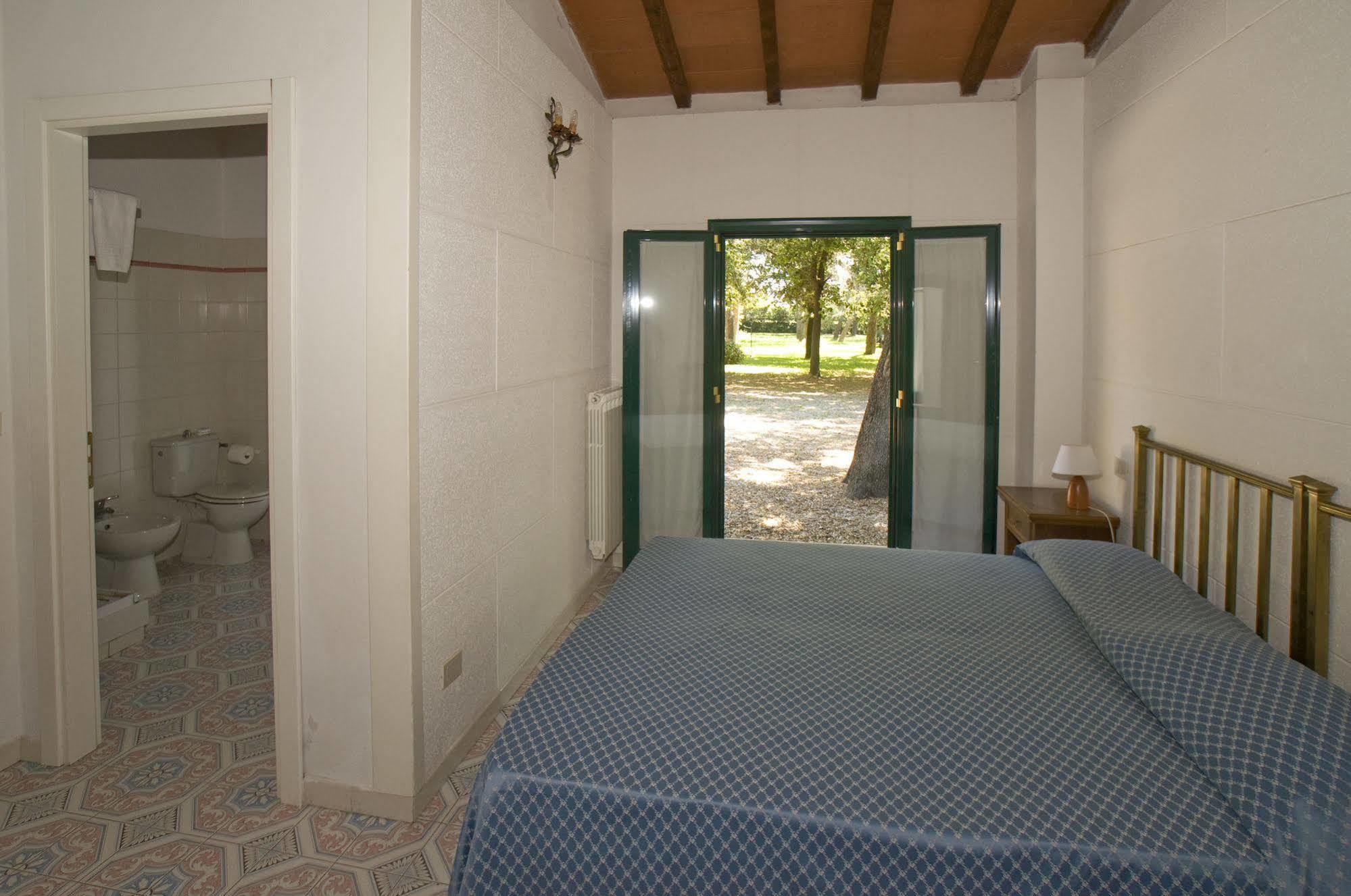 Razza Del Casalone Guest House Grosseto